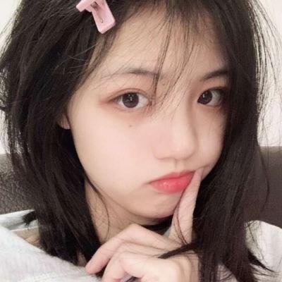 穿黑衣的女孩